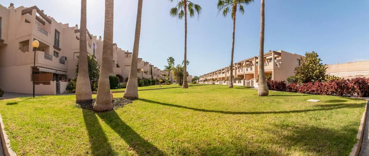 غراناديا دي أبونا Homeforguest Apartamento En La Tejita Con Piscina, Terraza Y Wifi شقة